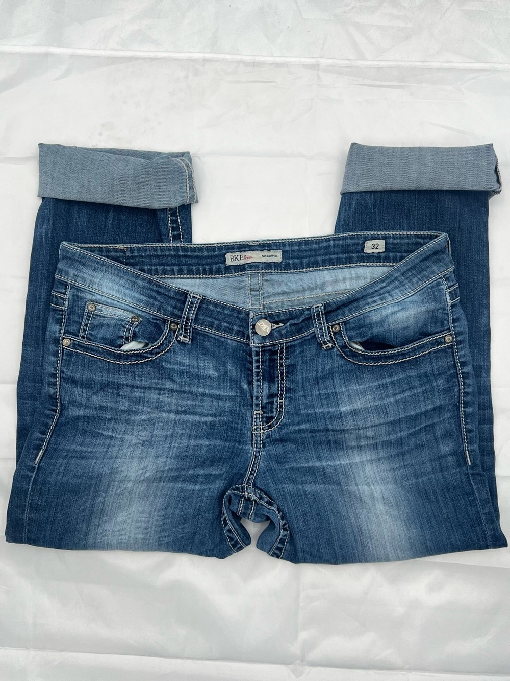 J013 BKE Sabrina Jeans in Faded Blue Wash